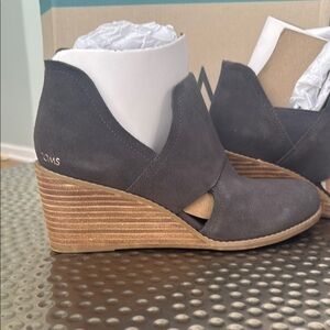 TOMS Women's Grey  Suede Wedge Shoes - Kallie Cutout